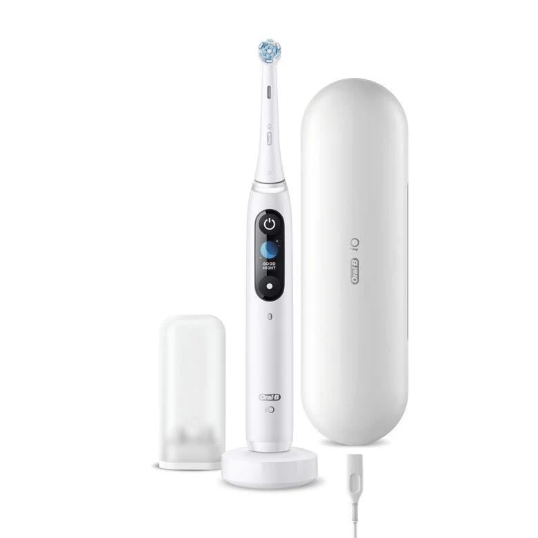 Oral-B iO - 9n - Spazzolino Elettrico Ricaricabile, 1 Spazzolino Bianco Esclusivo Con Tecnologia Magnetica Rivoluzionaria, Display A Colori, 1 Testina, 1 Custodia Da Viaggio Con Caricatore